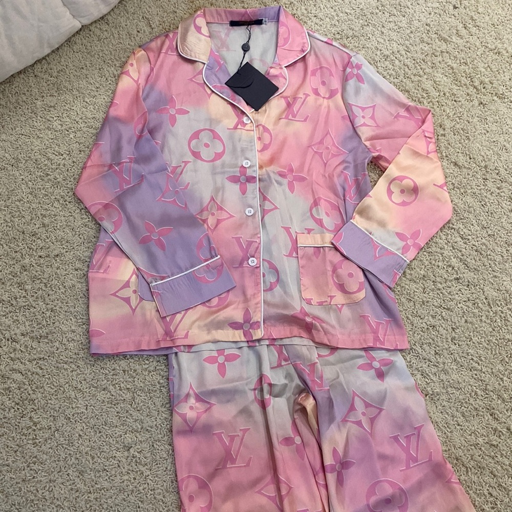 LV print pajamas